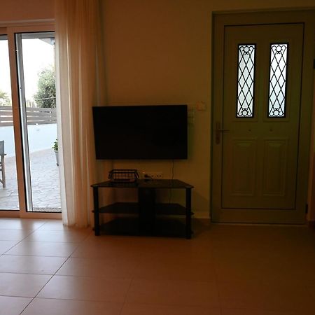 Evita'S Guesthouse Agia Marina Mikrolimanou Zewnętrze zdjęcie