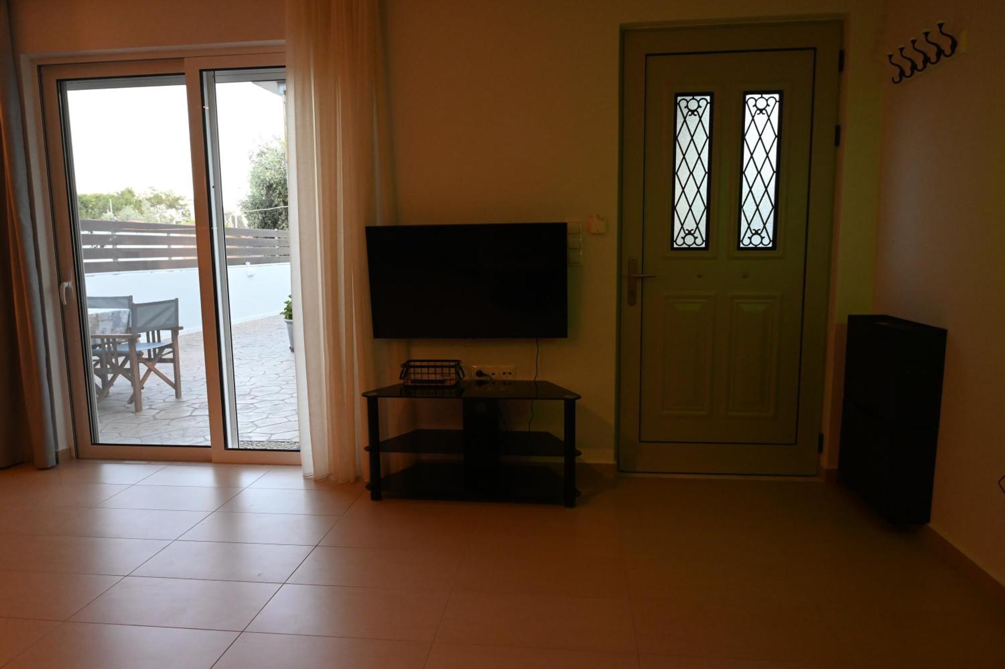 Evita'S Guesthouse Agia Marina Mikrolimanou Zewnętrze zdjęcie
