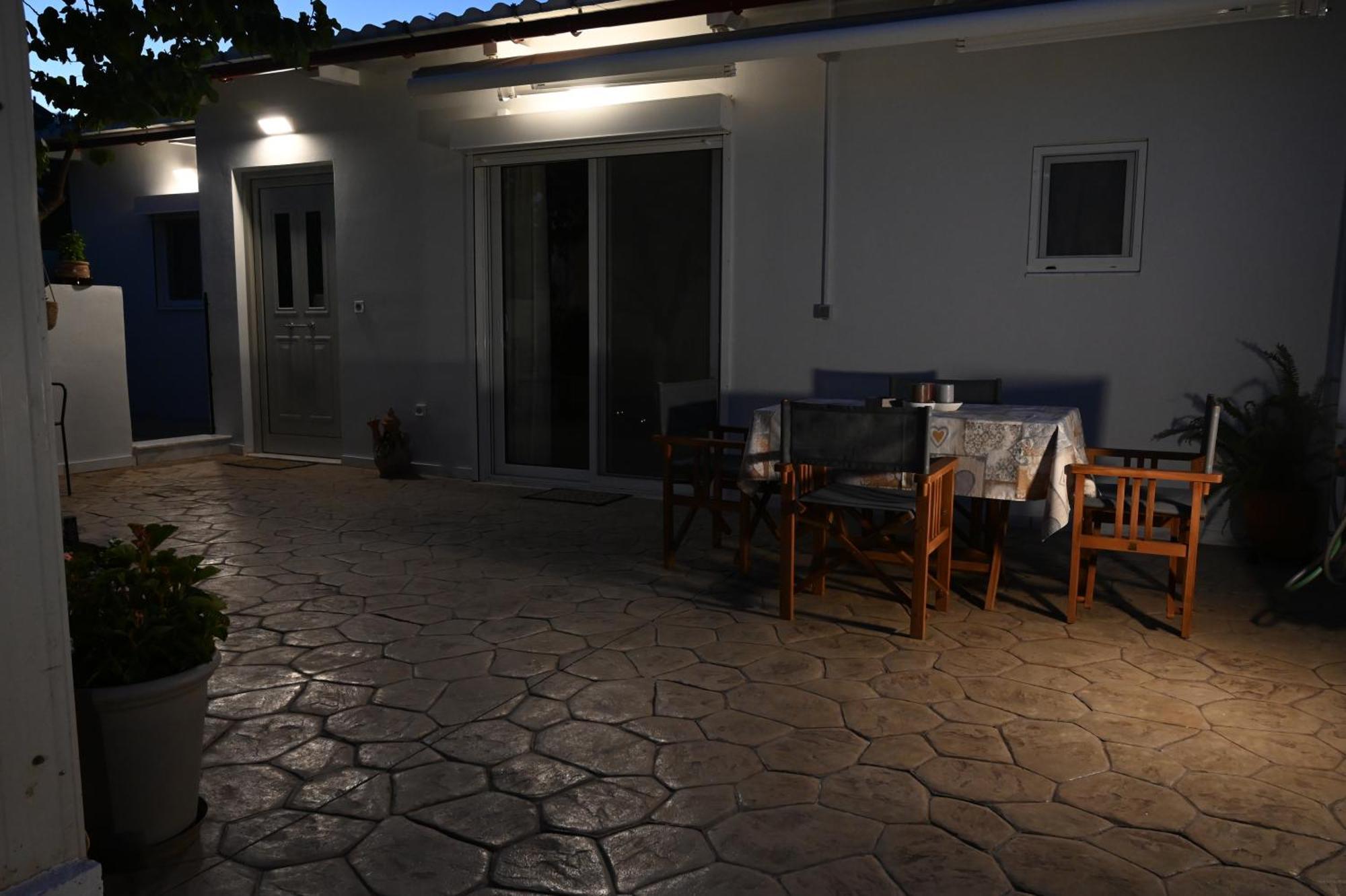 Evita'S Guesthouse Agia Marina Mikrolimanou Zewnętrze zdjęcie