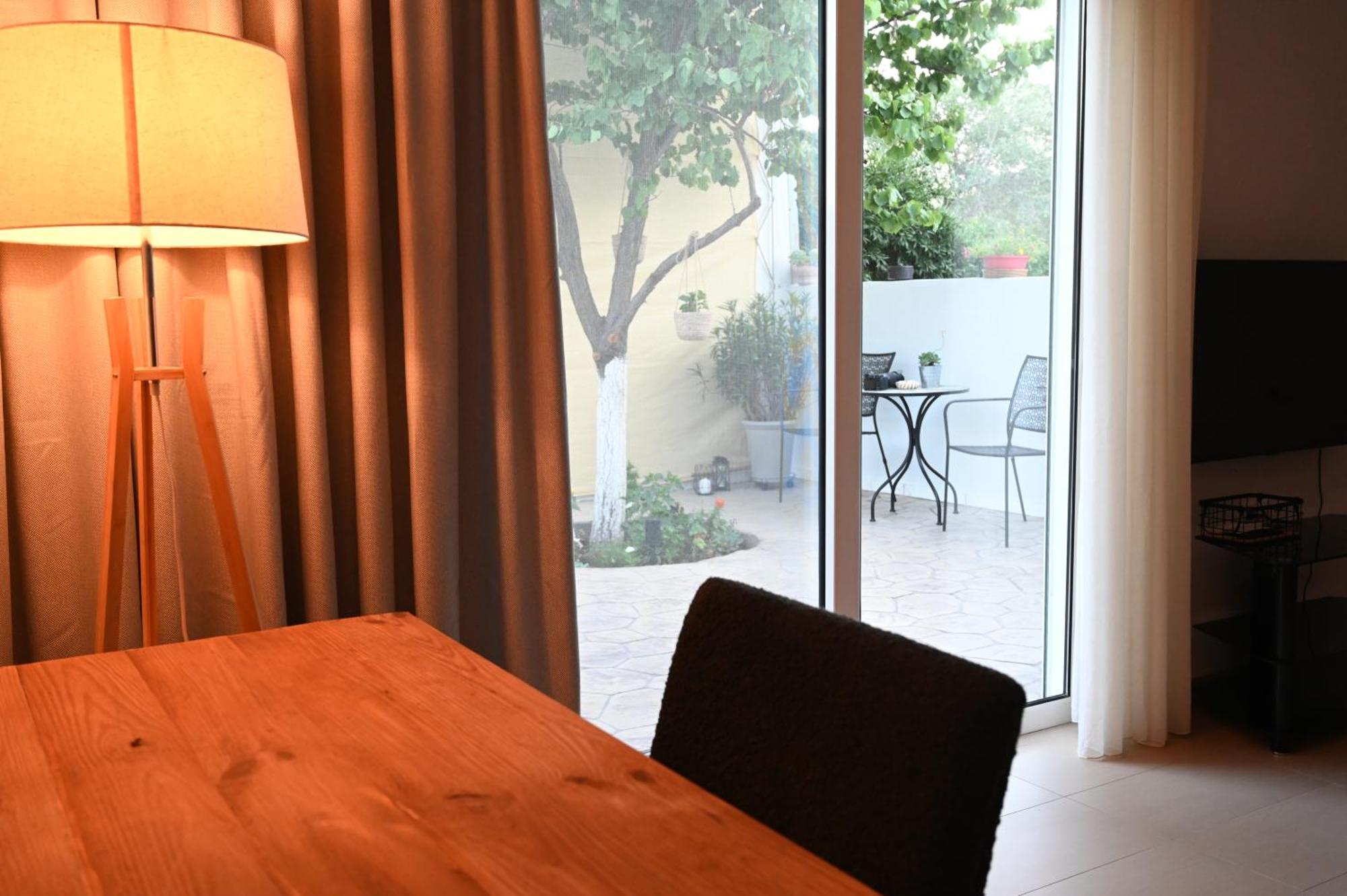 Evita'S Guesthouse Agia Marina Mikrolimanou Zewnętrze zdjęcie